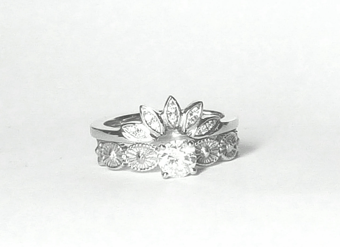 Botanical -Leaf Crown Wedding band