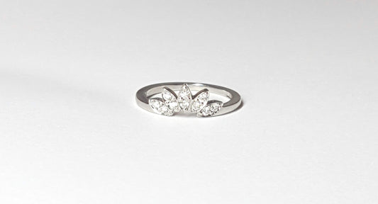 Botanical -Leaf Crown Wedding band